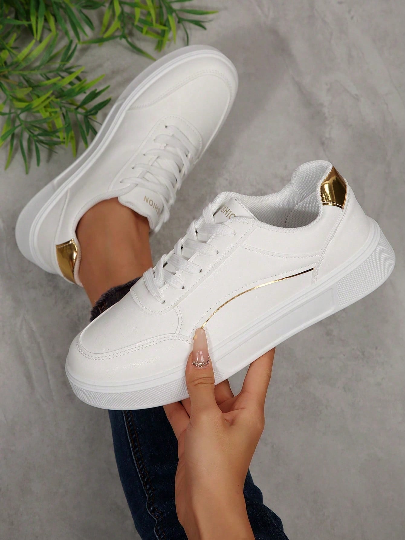Women White Casual Sneakers, L - Women'S Shoes Hey Dude ulasan dan harga